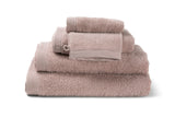 Modern cotton towel in misty pink from the « Como » collection