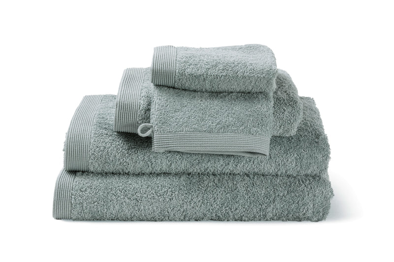 Modern cotton towel in sea green from the « Como » collection