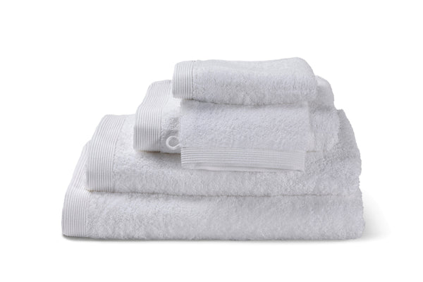 Modern white cotton towel from the « COMO »  collection